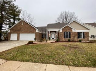 560 Muirfield Dr, Saint Charles, MO