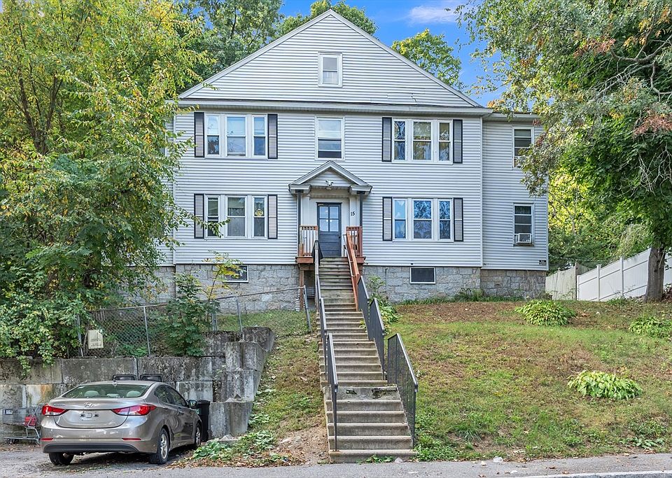 1st image of 15 Circuit Ave E