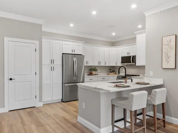 10100 S Willow Street #104, Manchester, NH 03103