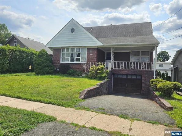 734 Lake Ave, Lyndhurst, NJ 07071