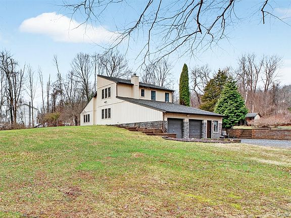 3rd image of 11 Dill Hill Road