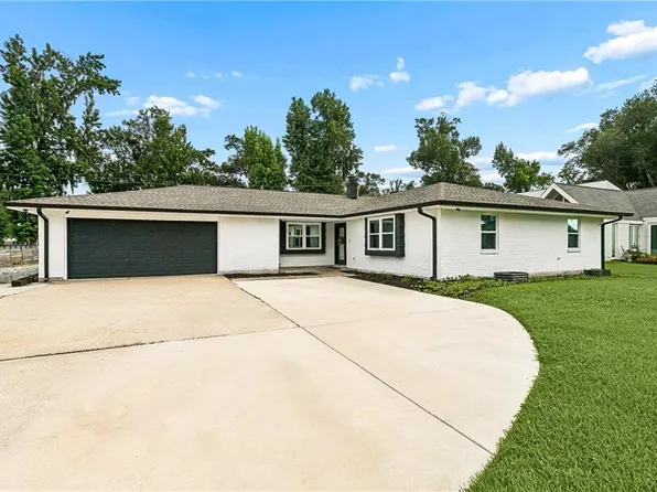 24 W Levert Dr, Luling, LA 70070