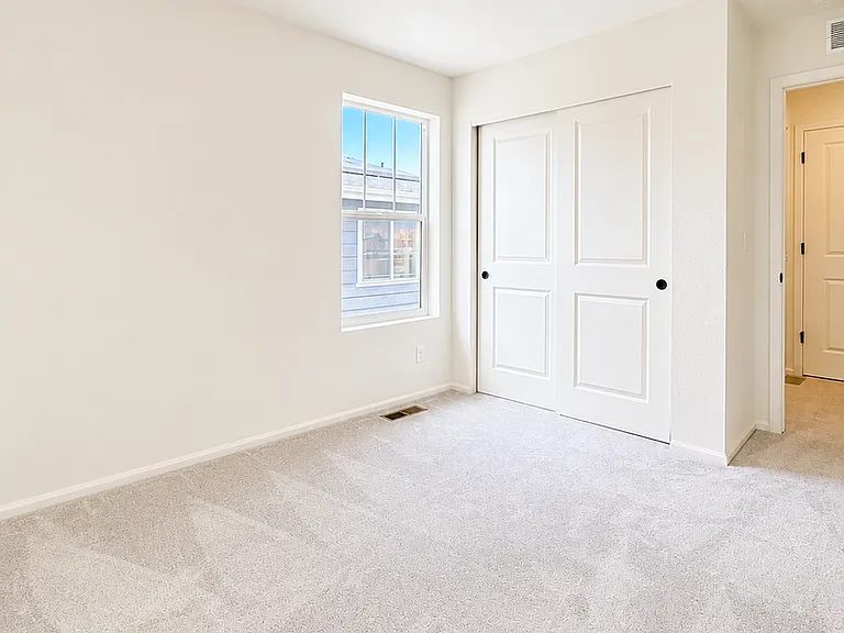 300 Nighthawk St — Photo 6