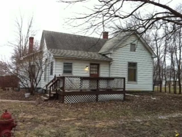 107 W 2nd St photo 1