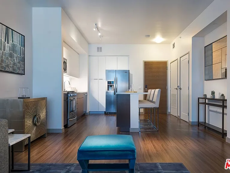 3033 Wilshire Ave #1409 — Photo 6