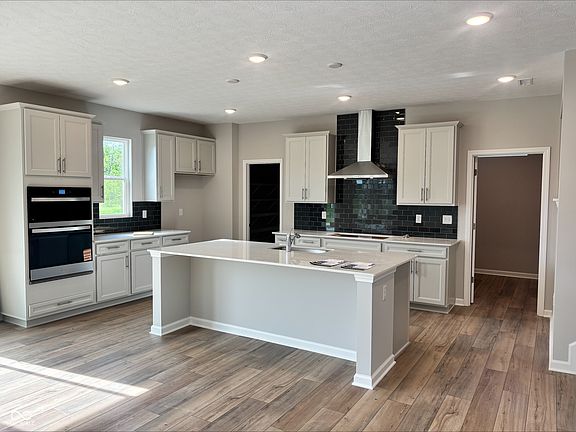 2nd image of 7282 Barrett Dr