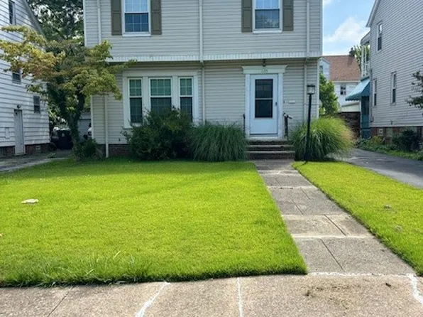 1135 Quilliams Rd, Cleveland Heights, OH 44121