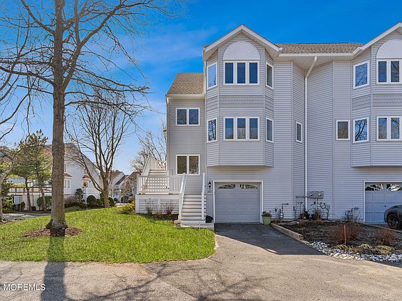3rd image of 121 Orchid Court #1201