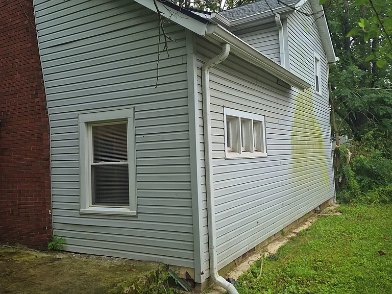 3338 N Kenwood Ave — Photo 3