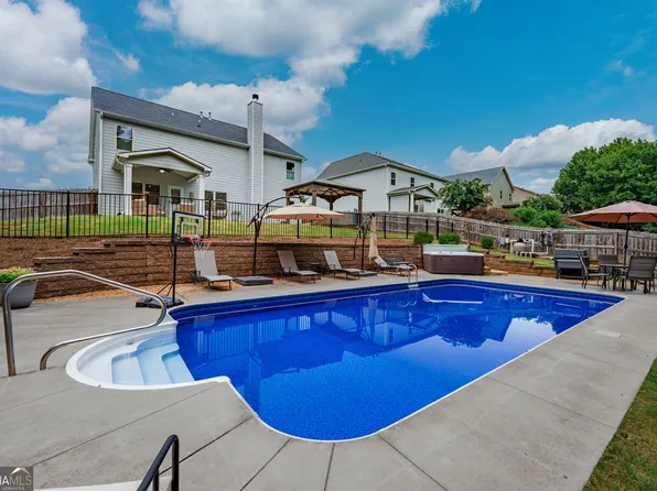 135 Cherokee Reserve Cir, Canton, GA 30115