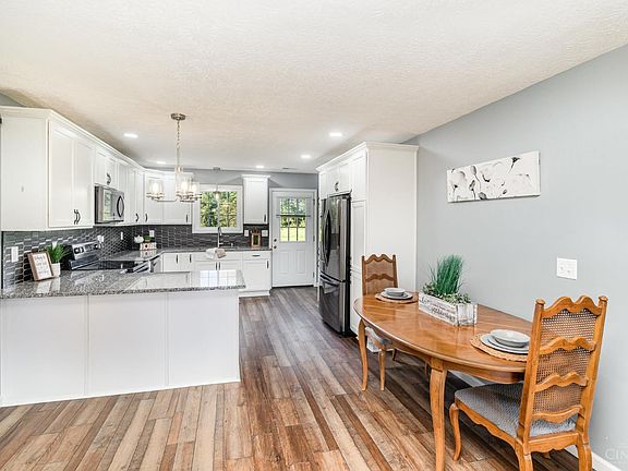 4th image of 5891 Farmers Rd #A