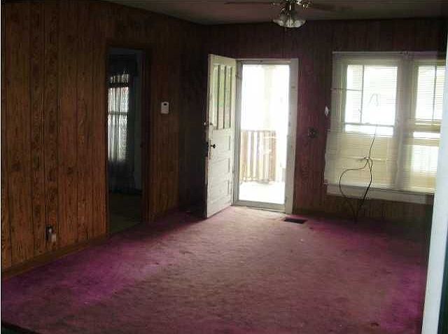 2nd image of 128 Hood Cir