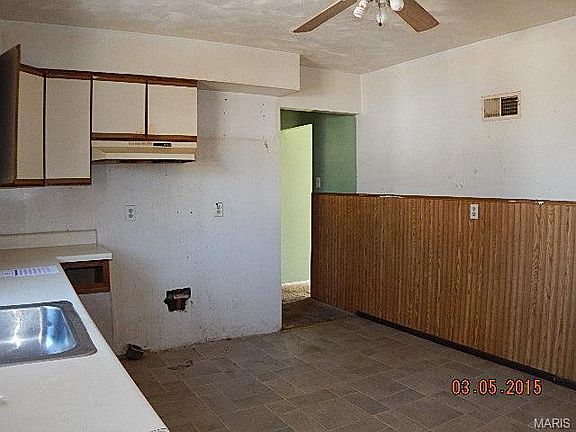 5th image of 9639 Theodosia Ave