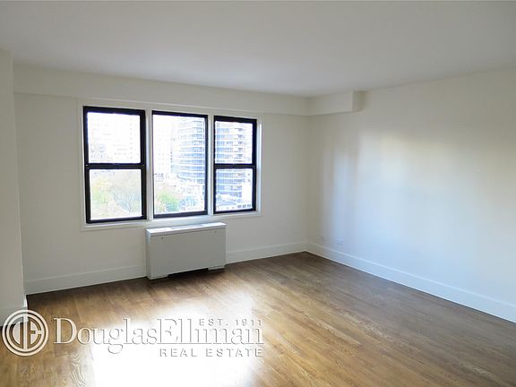 5th image of 220 E 63rd St APT 1A