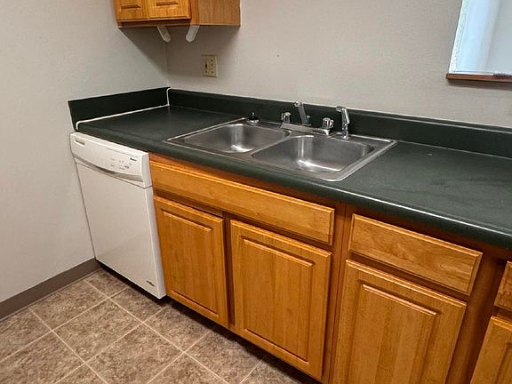5th image of 410 13th Ave NW Unit 20