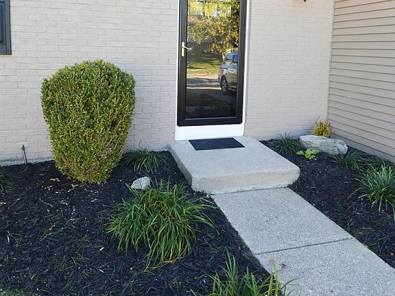 2nd image of 2130 Knightsbridge Dr