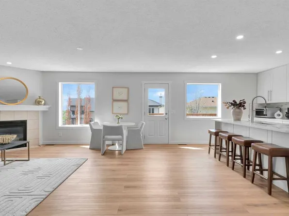 214 N Royal Birch Vw NW, Calgary, AB T3G 5J8