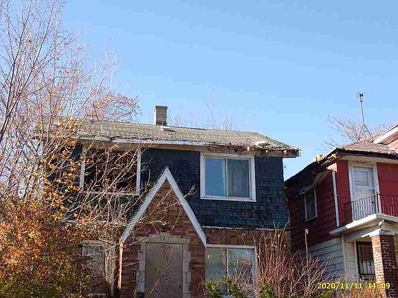 12151 Greenlawn