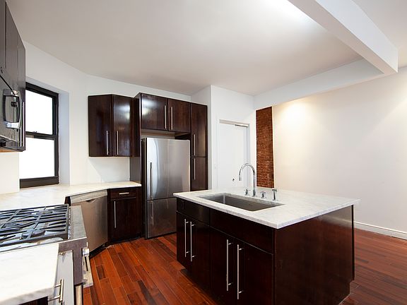 2nd image of 163 W 80th St APT 3