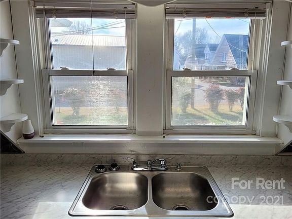 5th image of 109 Fesperman St