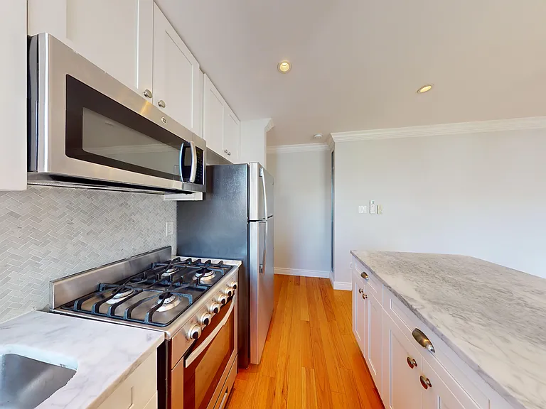 218 S 3rd St #33 — Photo 11