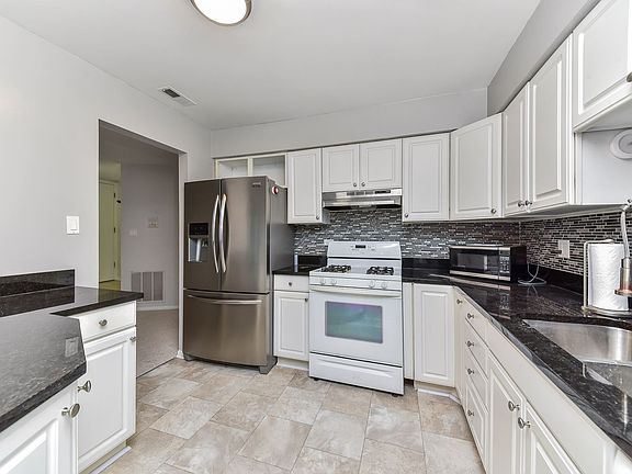 4th image of 1623 Salisbury Ct APT D