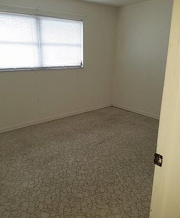 4th image of 511 NE 13th Ave