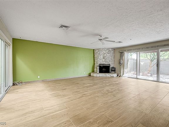 5th image of 2475 Swan Ln