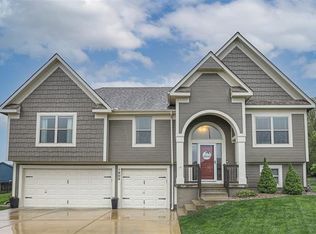 1905 Star Grass Cir, Greenwood, MO 64034