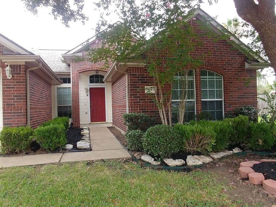 1st image of 3923 Lauderwood Ln