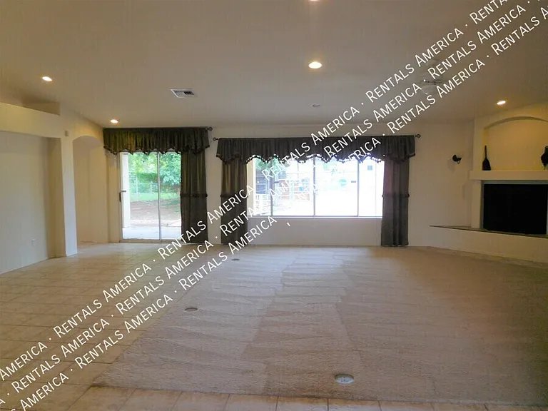 5747 N 105th Ln — Photo 5