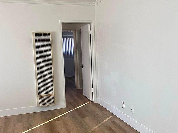 3rd image of 17988 Kenwood Pl