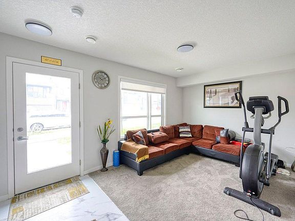 5th image of 50 W Cranbrook Gdns SE