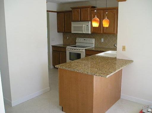 Kitchen with eat-in nook