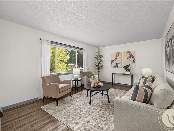 2nd image of 712 6th Ave