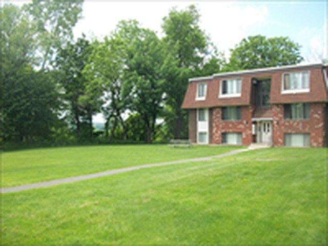 1st image of 221 Stowe Ave