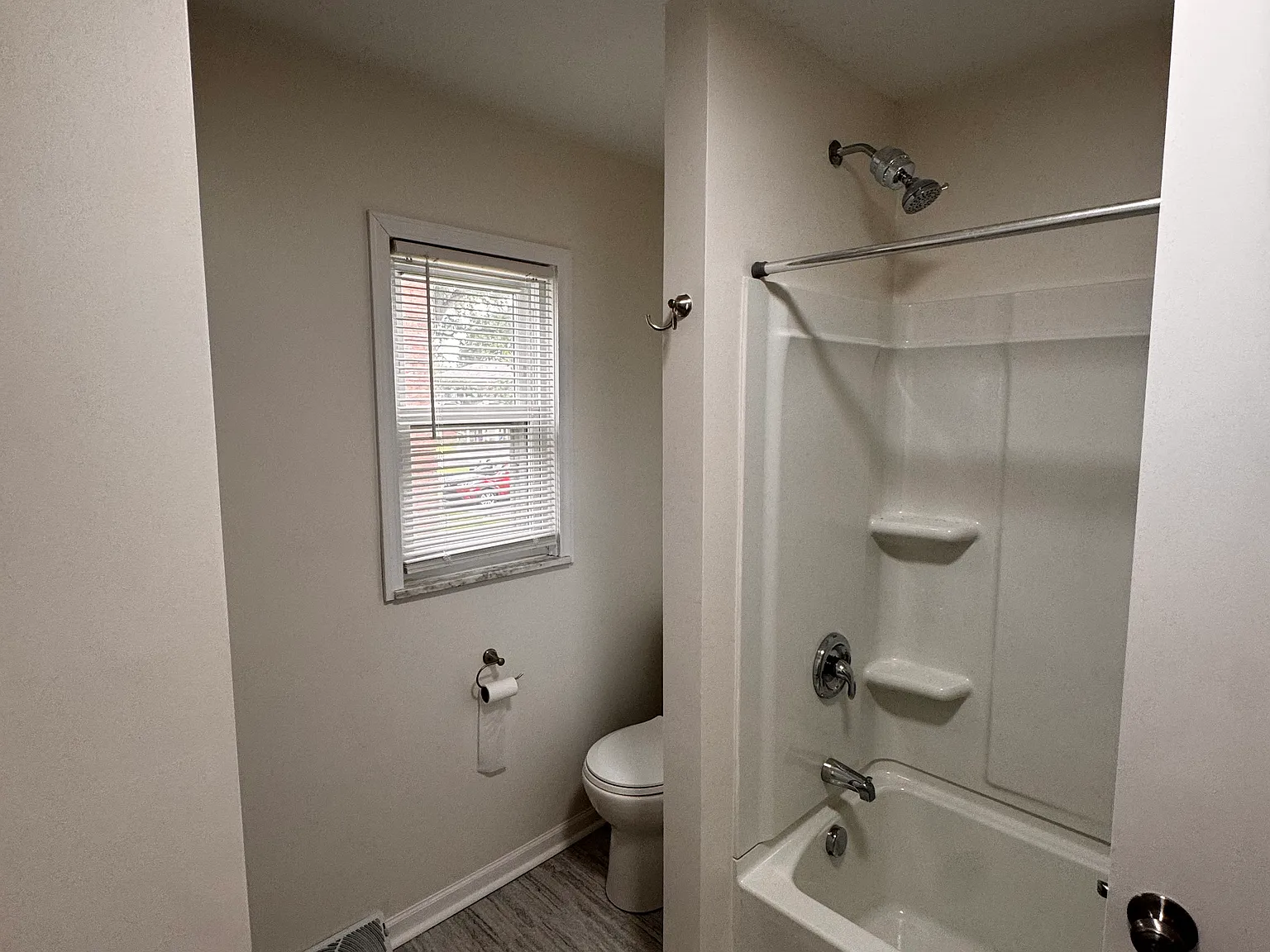 2 bed, 850 sqft, $975 — Photo 3