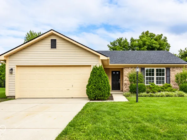 18061 Sanibel Cir, Westfield, IN 46062