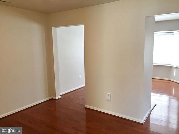 5th image of 2852 Bowes Ln