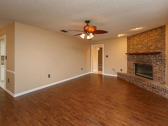 5th image of 974 Glenmeadow Dr