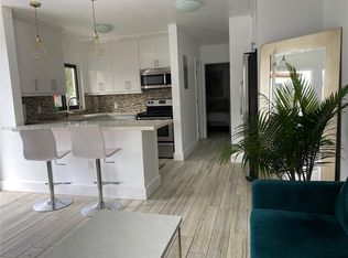 3187 SW 27th St #2, Miami, FL 33133