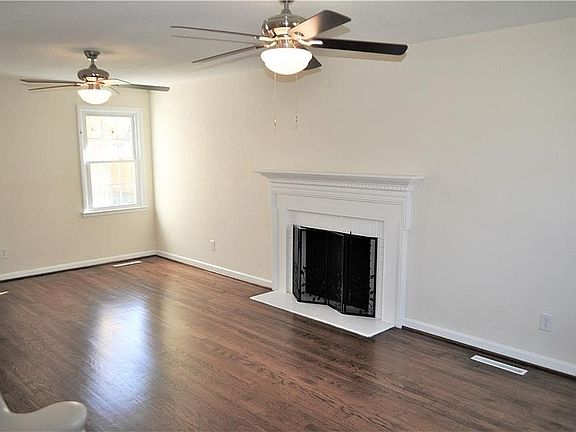 3rd image of 4005 Merrifields Blvd