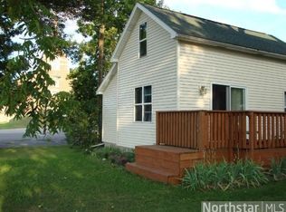 210 1st St, Roscoe, MN 56371