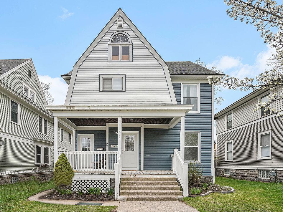 1st image of 614 Crescent St NE