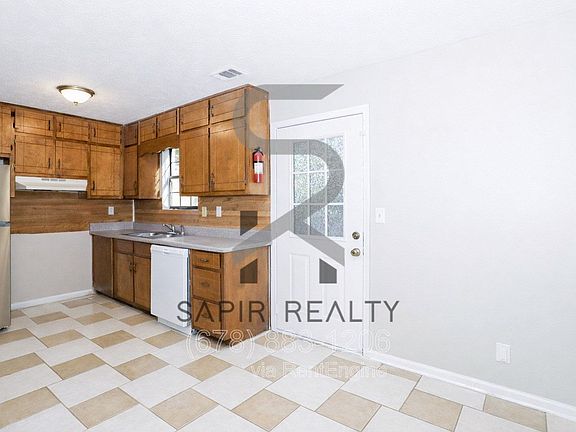 5th image of 320 Sprucewood Ct