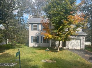 9221 Westwood Dr, Tobyhanna, PA 18466