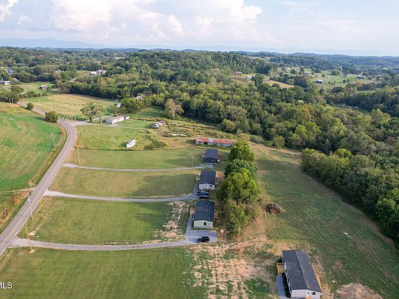 5th image of 575 McDonald Rd