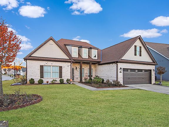 2nd image of 501 Lago Ct