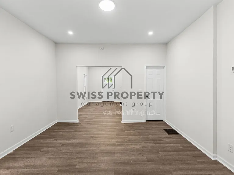 1339 Mooberry St — Photo 11