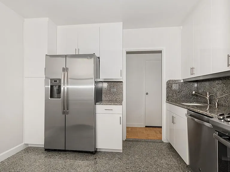 320 E 46th St #10H — Photo 5